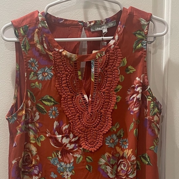 NEW…Daniel Rainn Embroidered Floral Blouse - Picture 5 of 5